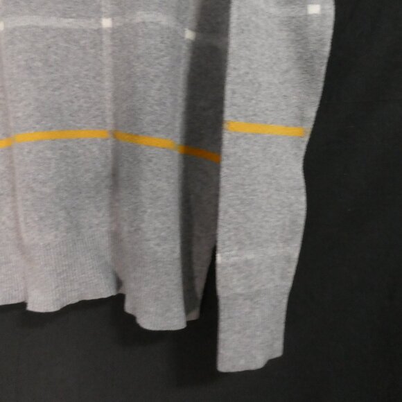 Unbranded | 20 pit to pit measured | Grey Grid - Plaid Turtleneck Sweater - Picture 8 of 14